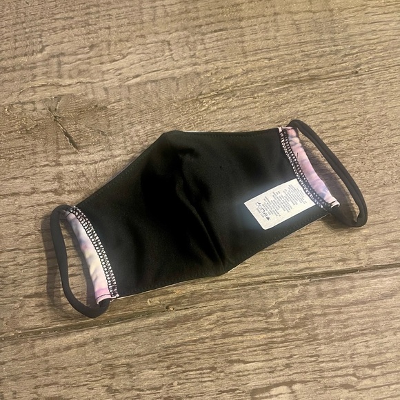 Onzie Face Mask. - Picture 5 of 5